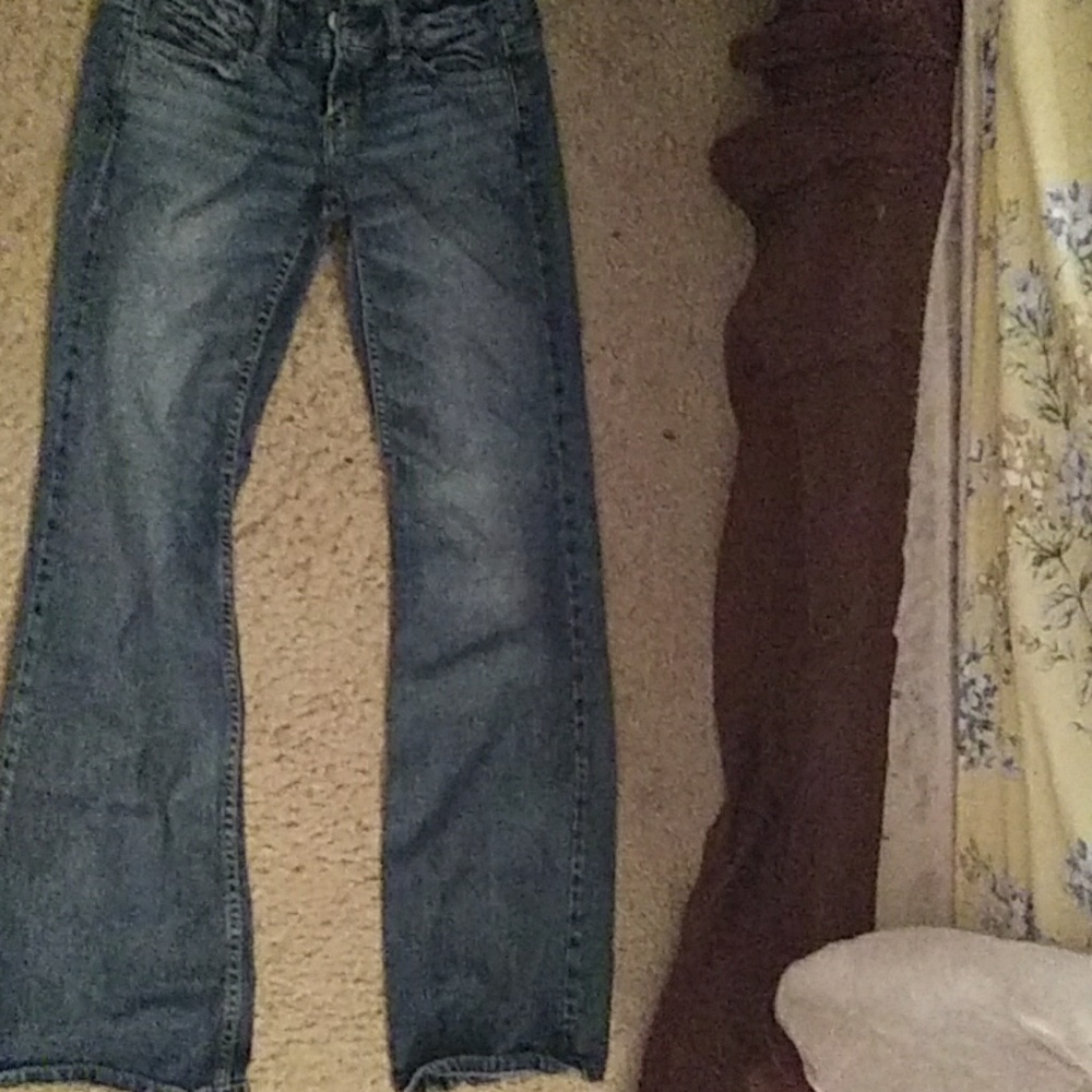 Bootcut blue jeans